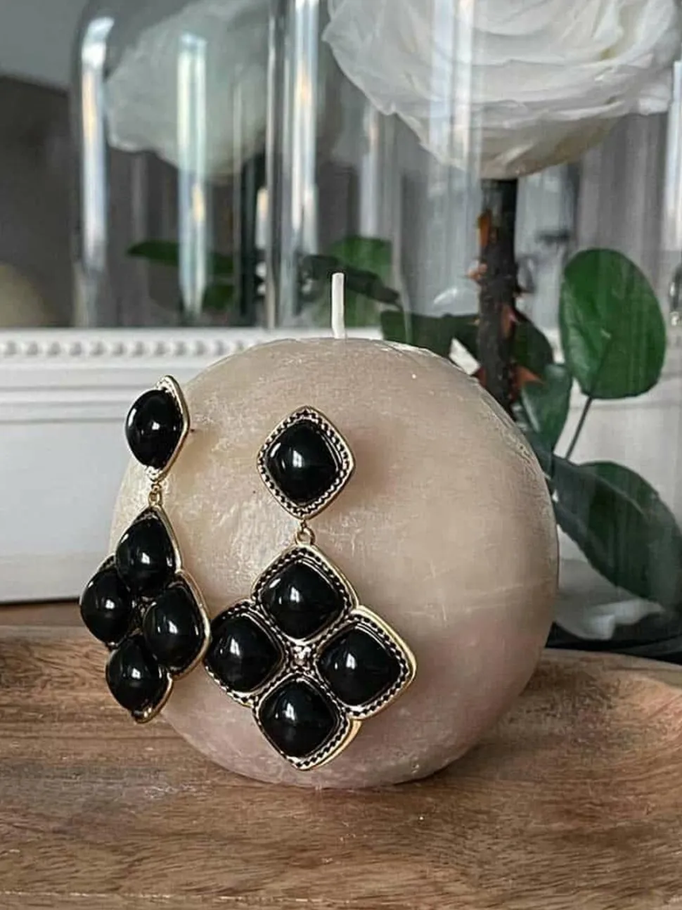 boucles_doreille_noir_ade_1.webp Femmes Saheline Boucles D'Oreille Noir Adele