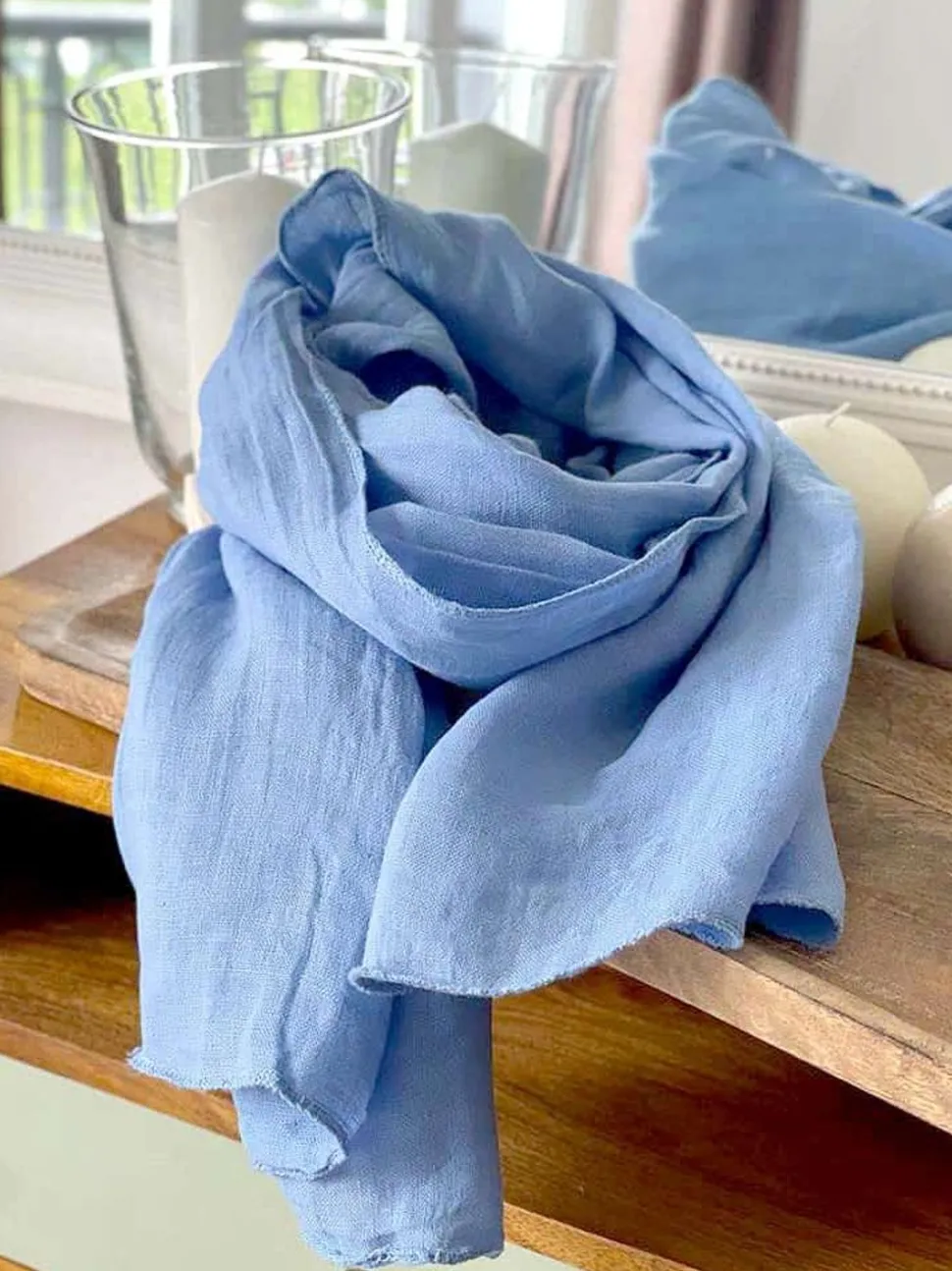 foulard_bleu_ciel_emery_2.webp Homme Saheline Foulard Bleu Ciel Emery
