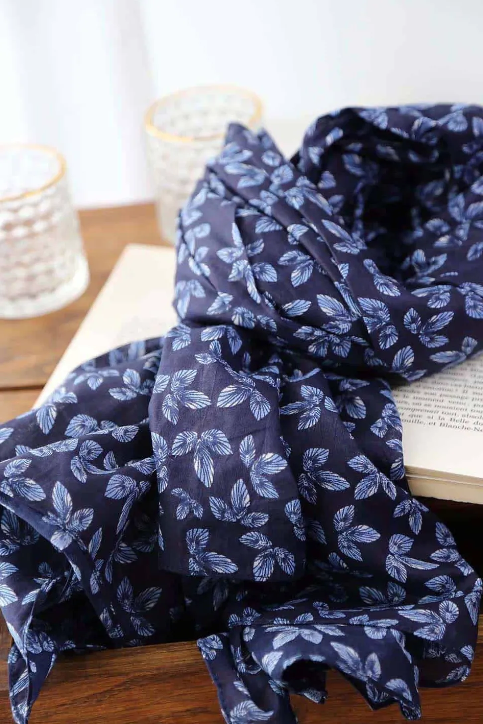 foulard_bleu_oliver_4.webp Homme Saheline Foulard Bleu Oliver