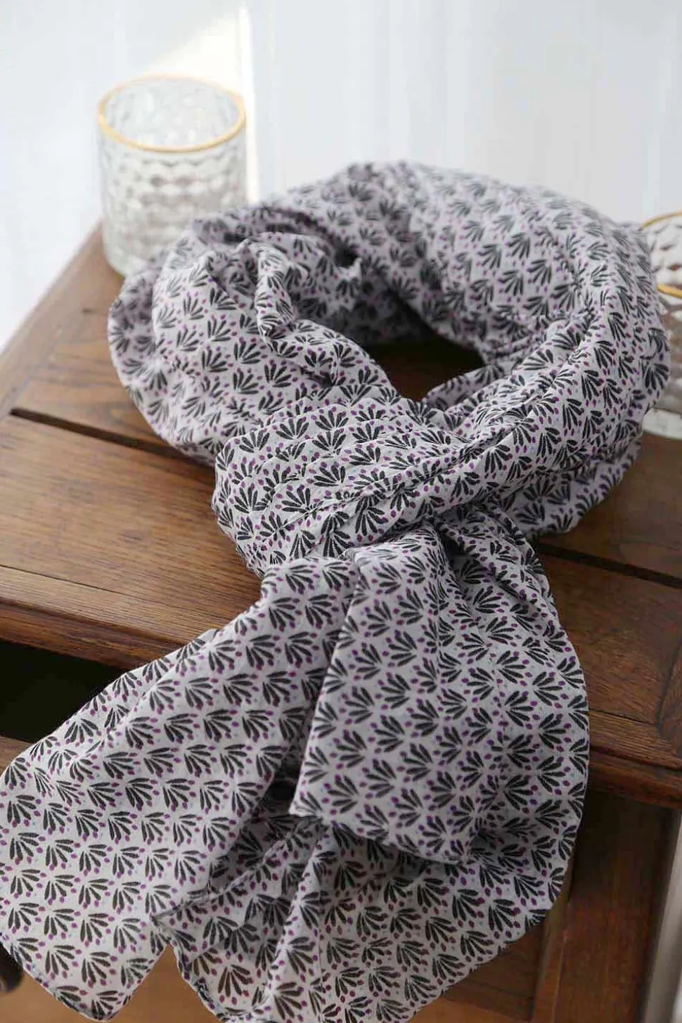 foulard_homme_bleu_marine_6.webp Homme Saheline Foulard Homme Bleu Marine Brooklyn