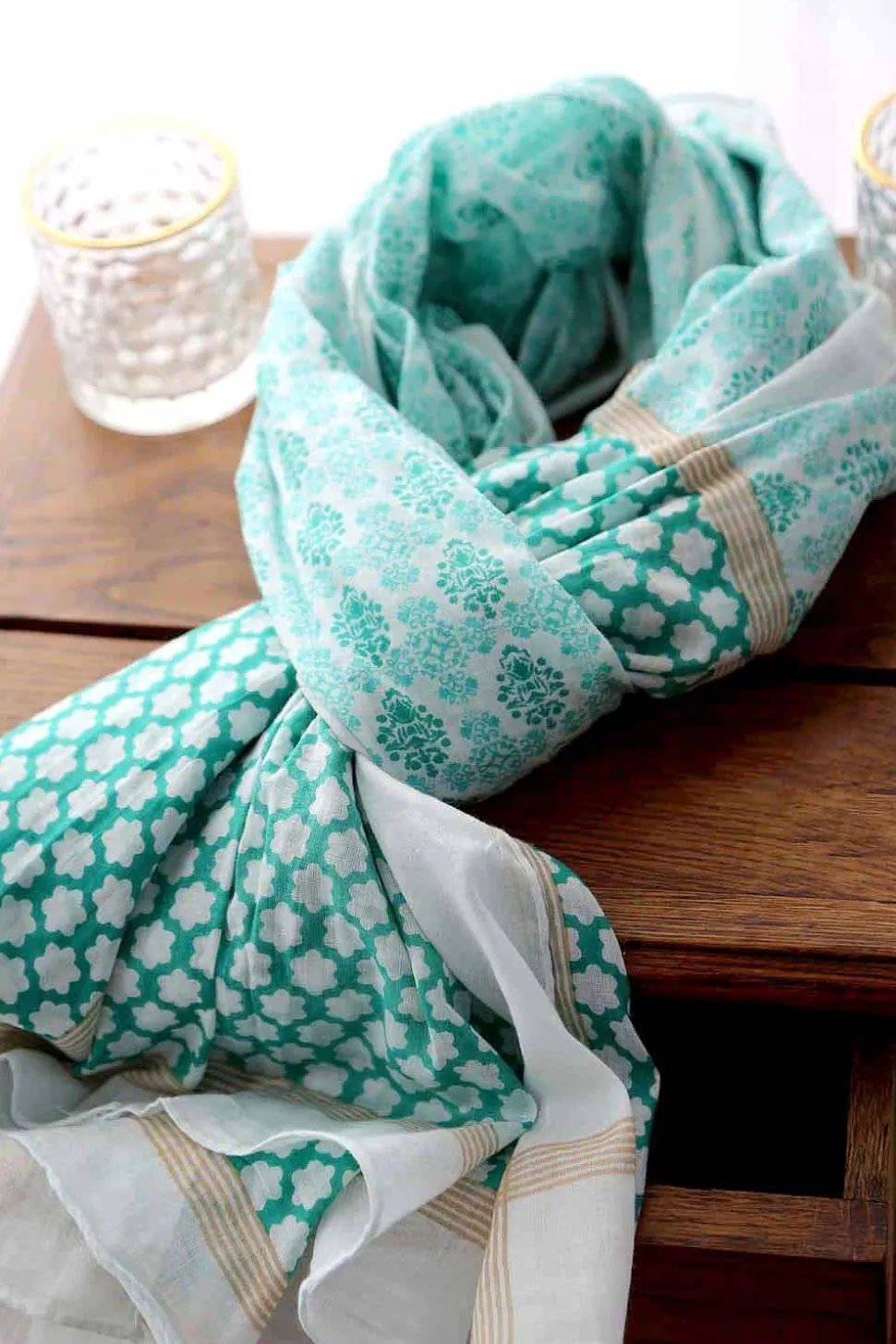 foulard_homme_bleu_turquo_1-1.webp Homme Saheline Foulard Homme Bleu Turquoise Bradley