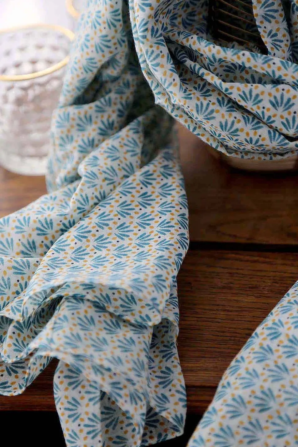 foulard_homme_bleu_turquo_4.webp Homme Saheline Foulard Homme Bleu Turquoise Brooklyn