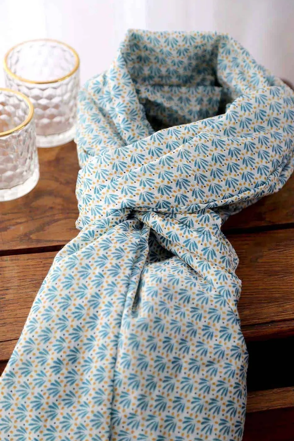foulard_homme_bleu_turquo_6.webp Homme Saheline Foulard Homme Bleu Turquoise Brooklyn
