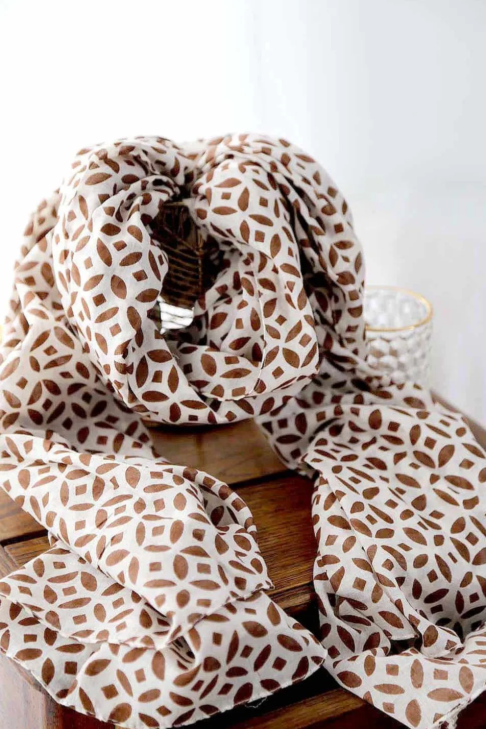 foulard_homme_marron_aust_0.webp Homme Saheline Foulard Homme Marron Austin