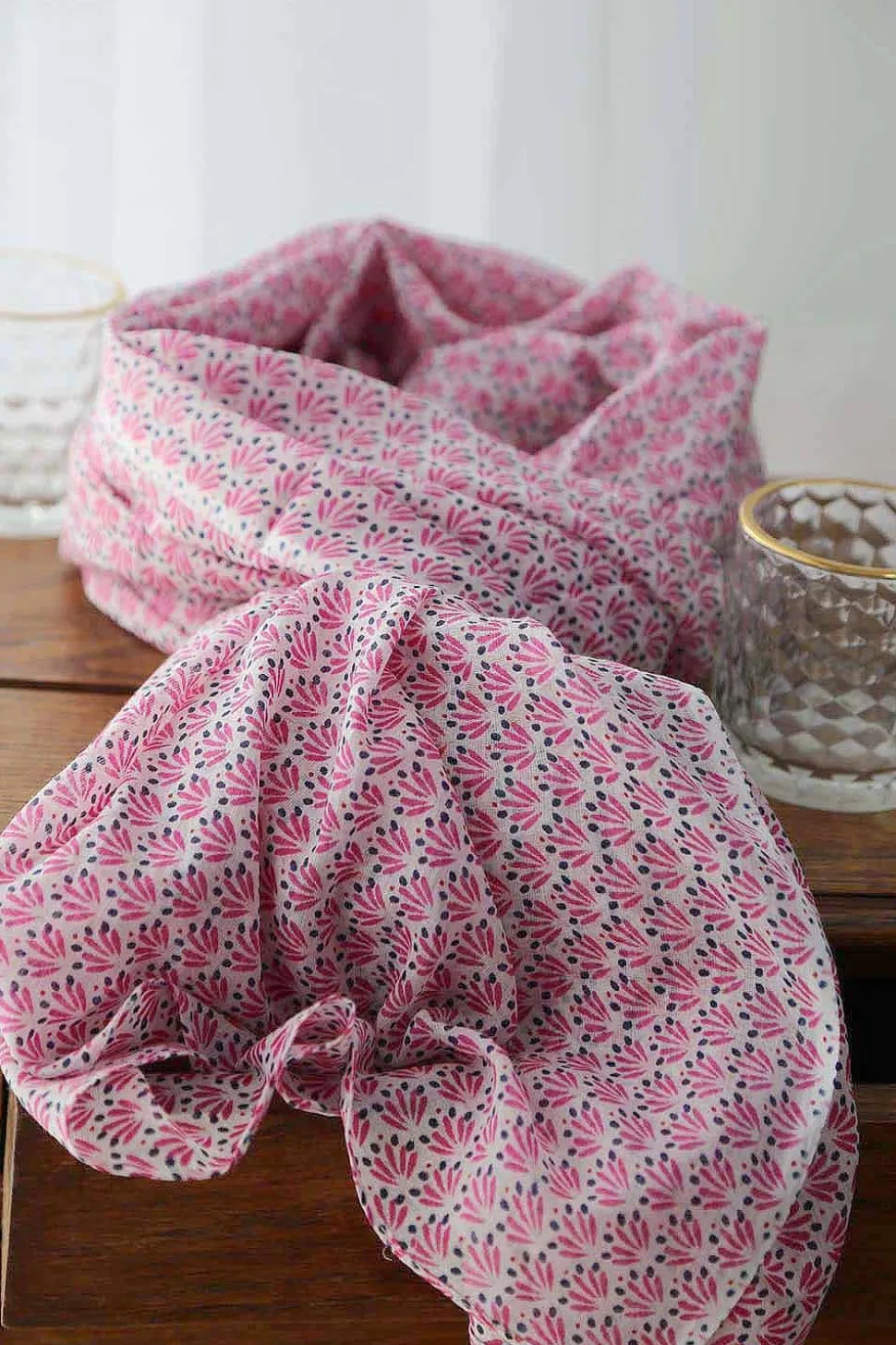 foulard_homme_rose_fushia_2.webp Homme Saheline Foulard Homme Rose Fushia Brooklyn