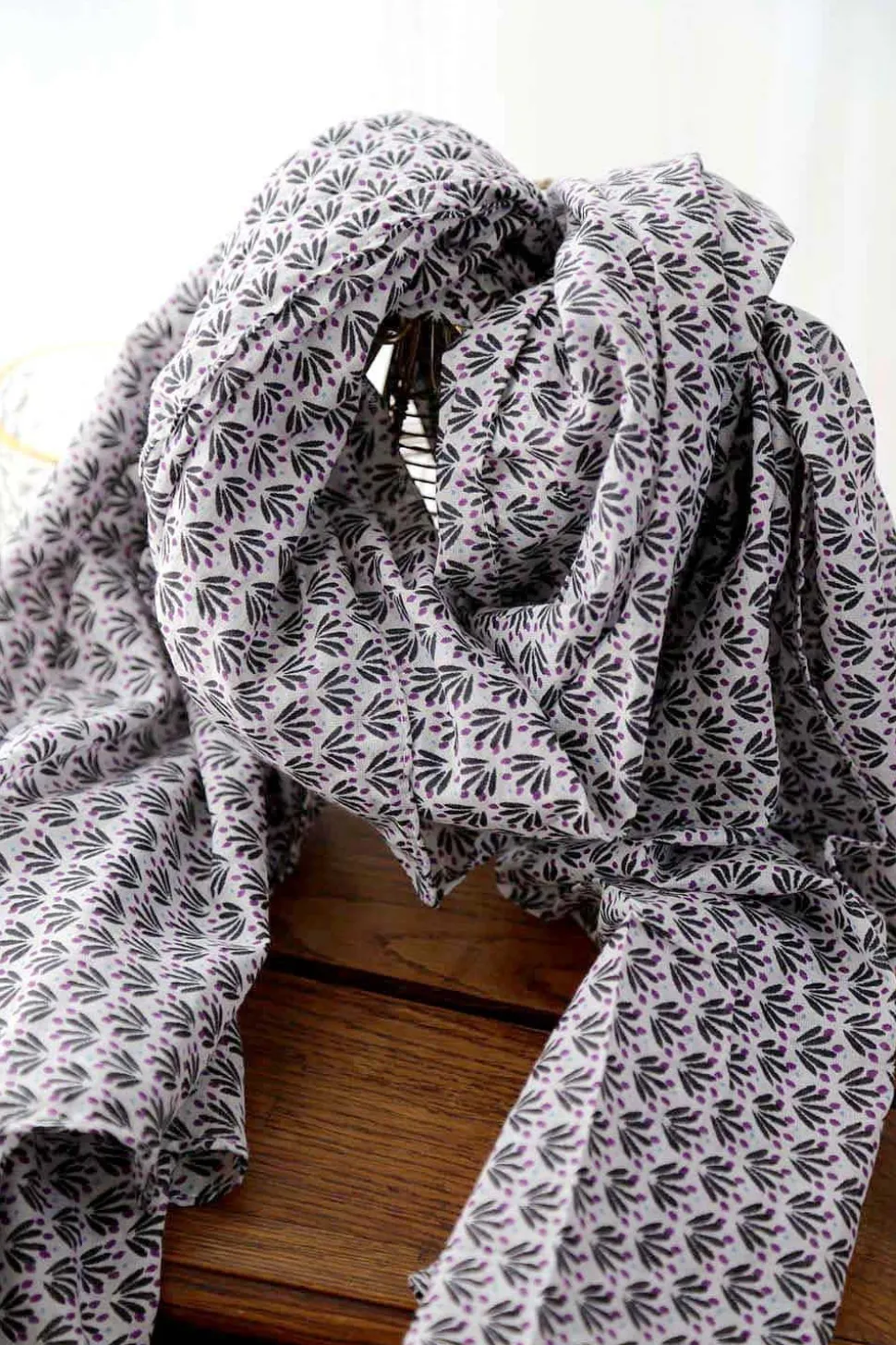 foulard_homme_violet__noi_3.webp Homme Saheline Foulard Homme Violet / Noir Brooklyn