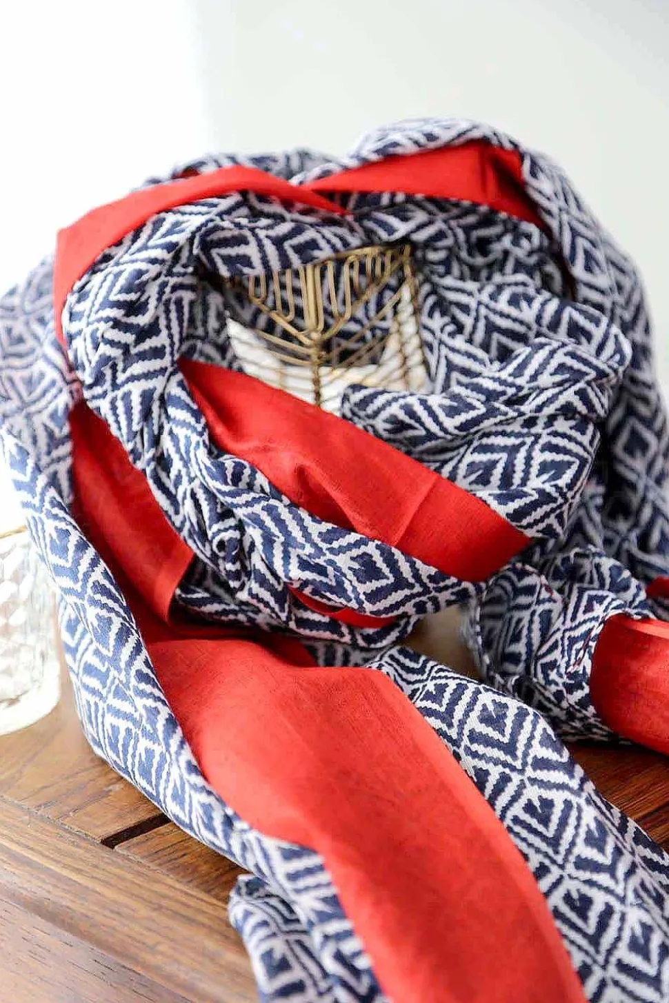 foulard_rouge_timothy_2.webp Homme Saheline Foulard Rouge Timothy