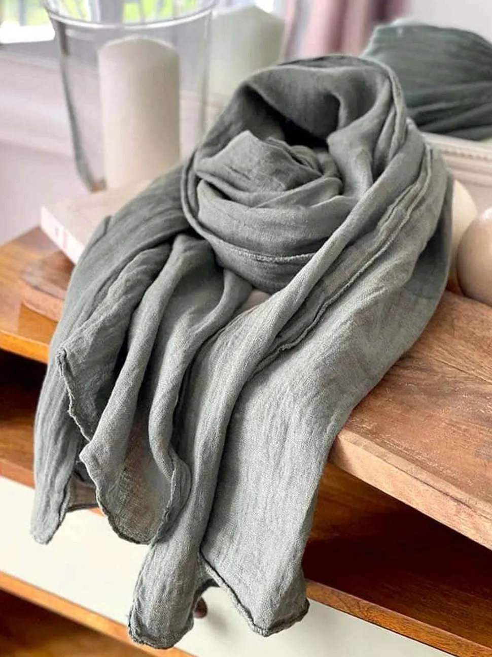foulard_vert_kaki_emery_0.webp Homme Saheline Foulard Vert Kaki Emery