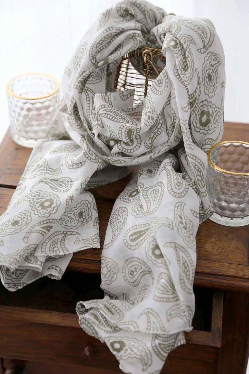 foulard_vert_valentin_1.webp Homme Saheline Foulard Vert Valentin