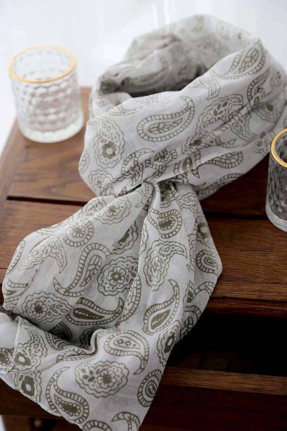 foulard_vert_valentin_3.webp Homme Saheline Foulard Vert Valentin