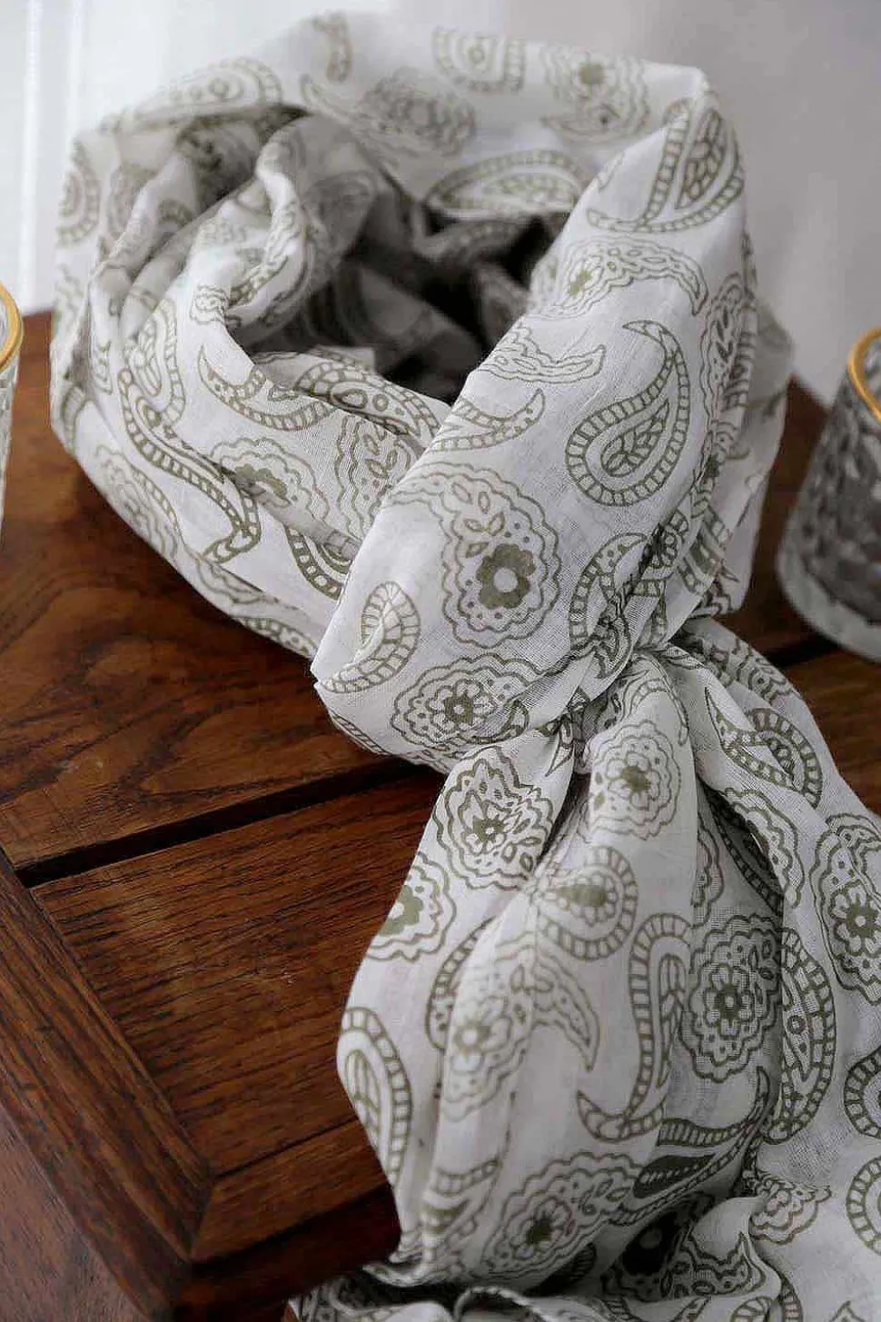 foulard_vert_valentin_4.webp Homme Saheline Foulard Vert Valentin