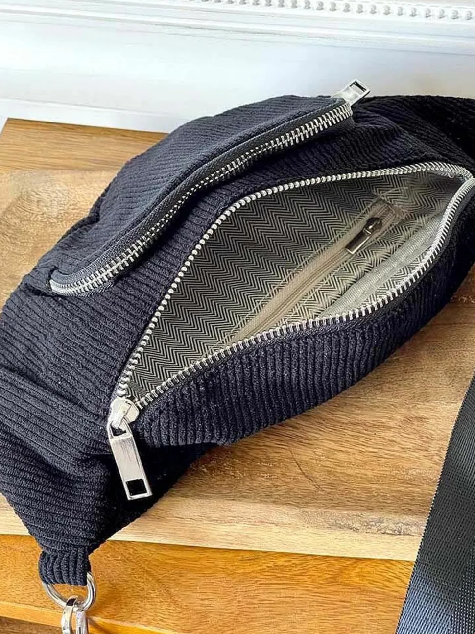 sac_banane_noir_estela_3.webp Femmes Saheline Sac Banane Noir Estela