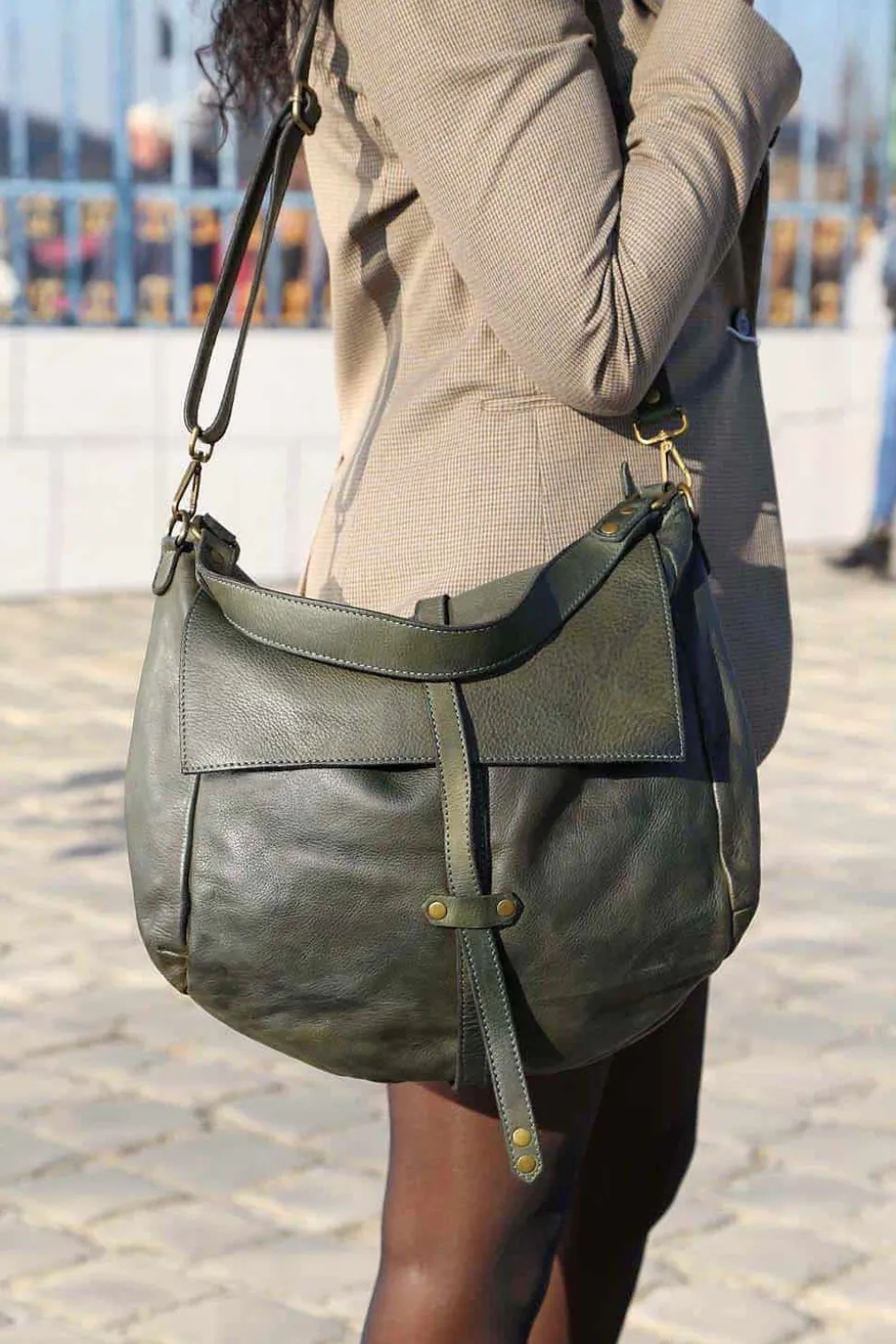 sac_besace_cuir_vert_kaki_0.webp Femmes Saheline Sac Besace Cuir Vert Kaki Ninon