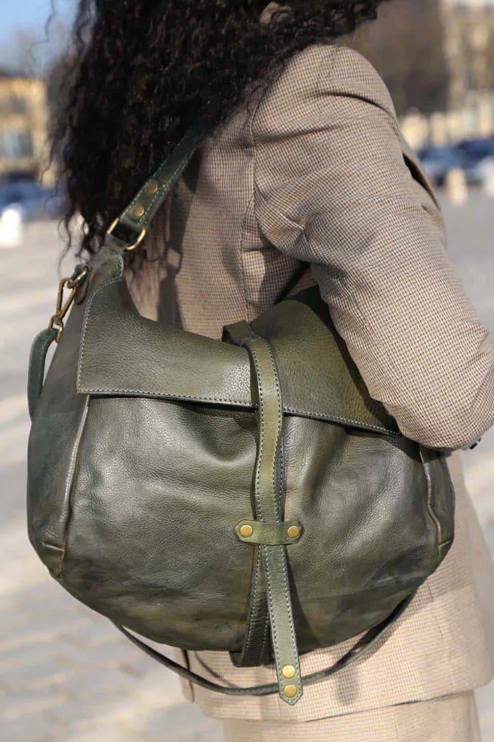 sac_besace_cuir_vert_kaki_1.webp Femmes Saheline Sac Besace Cuir Vert Kaki Ninon